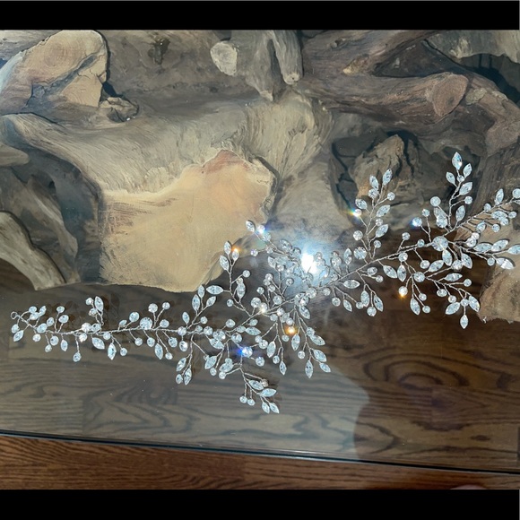 Swarovski crystal vine headpiece - Picture 13 of 16